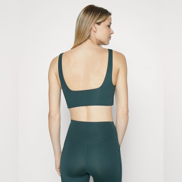 Girlfriend Collective ‘Tommy’ Sports Bra - Picture 3 of 7
